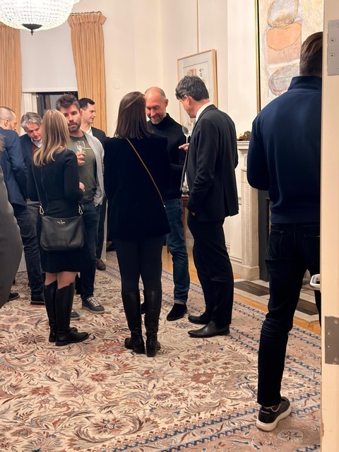 1f936b2b-a484-4c3f-b1ac-826ad0a0c39b