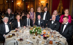 Business Award 2022 - Table Group Portraits